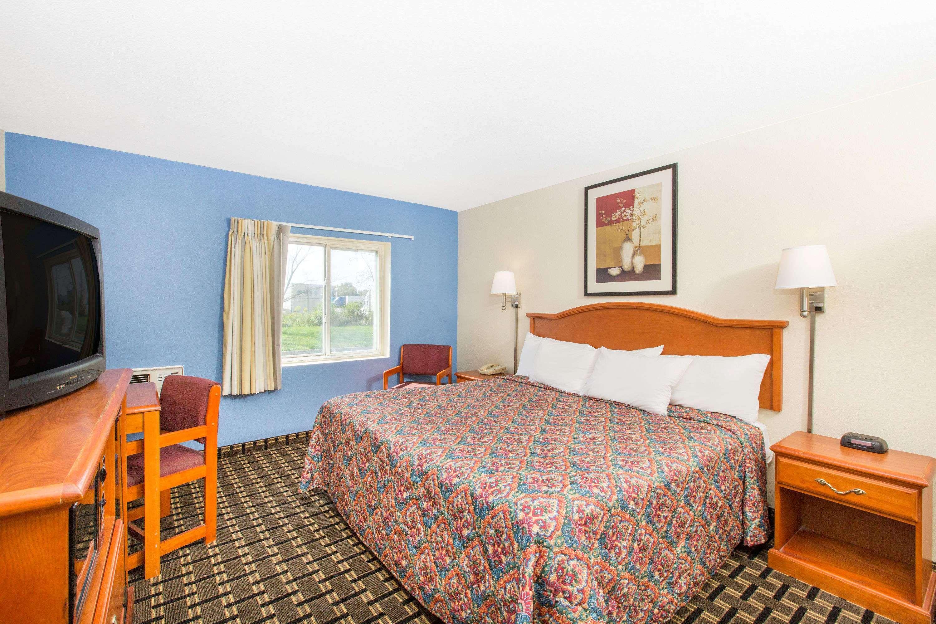 Days Inn By Wyndham Effingham Extérieur photo