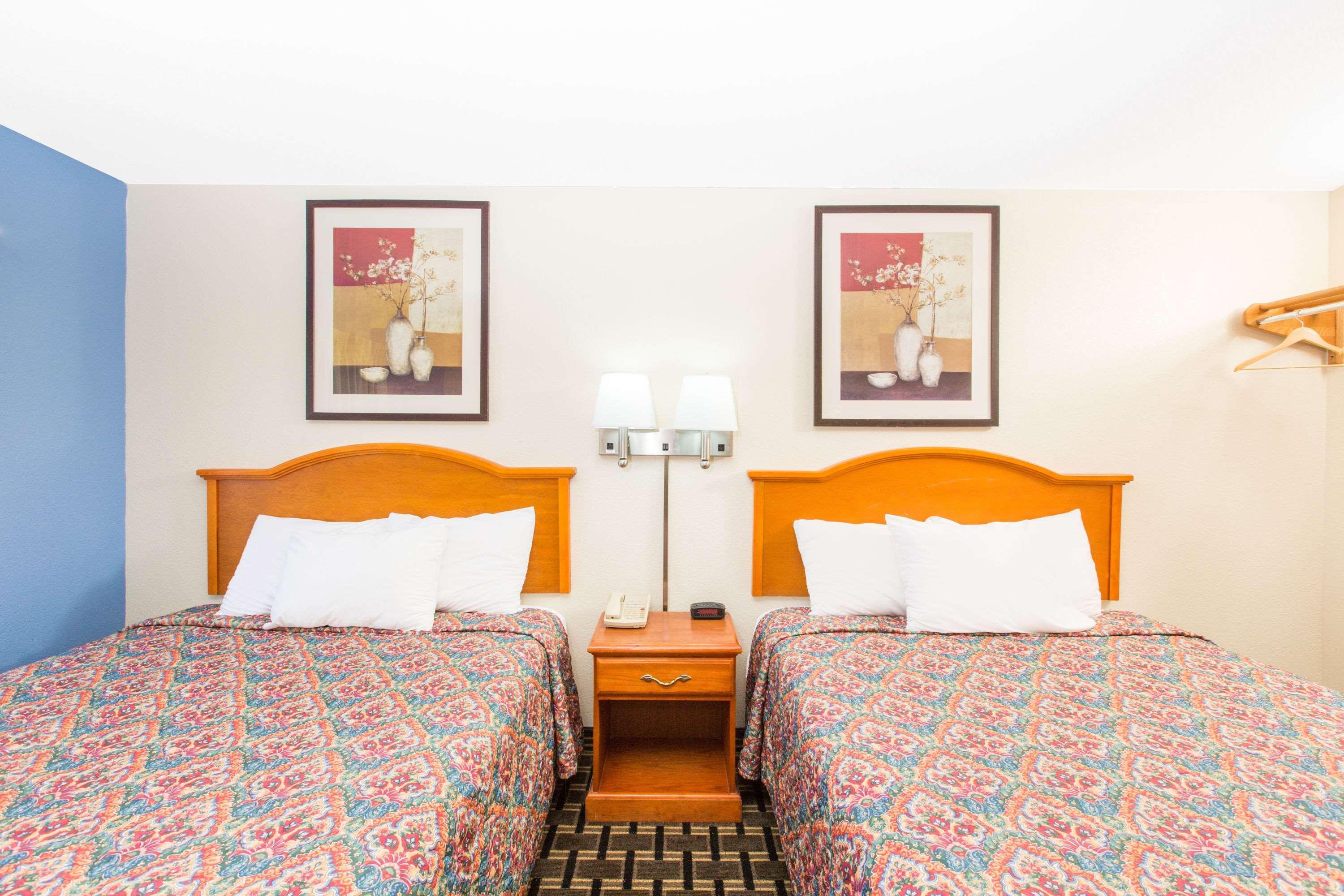 Days Inn By Wyndham Effingham Extérieur photo