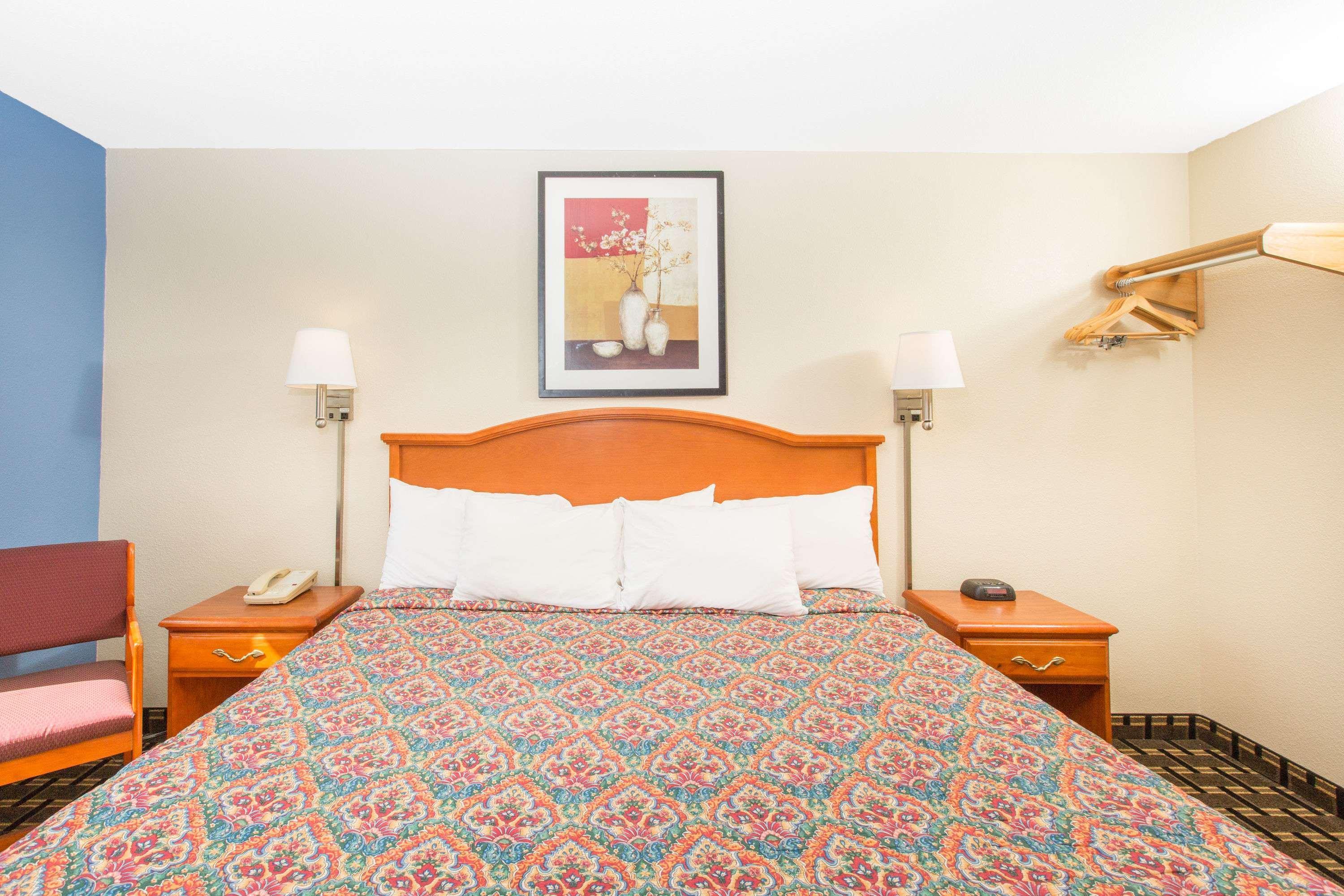 Days Inn By Wyndham Effingham Extérieur photo